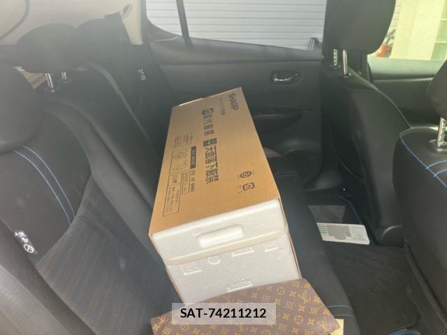Nissan LEAF 2017-12 8366641-22