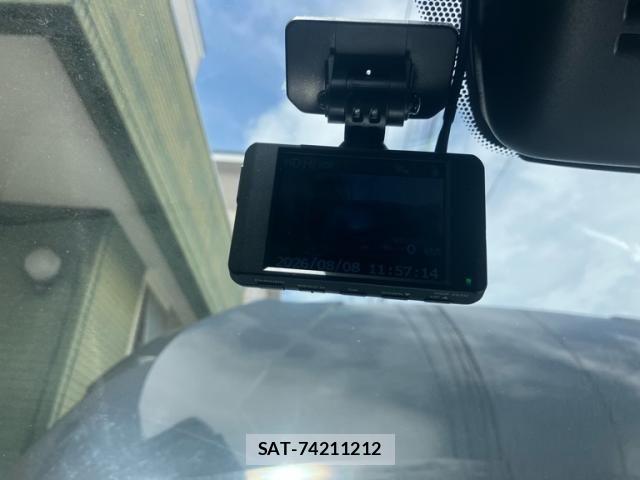 Nissan LEAF 2017-12 8366641-24