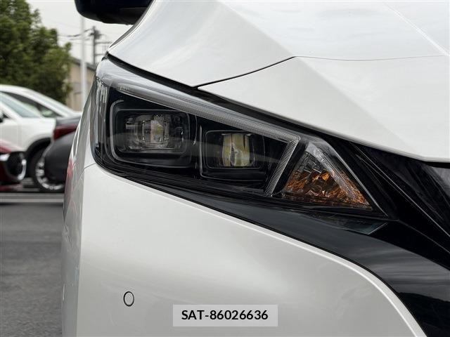 Nissan LEAF 2022-07 8366632-11