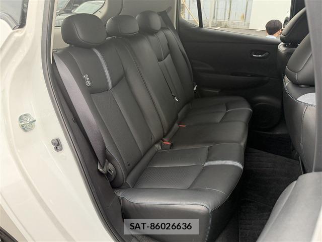 Nissan LEAF 2022-07 8366632-15