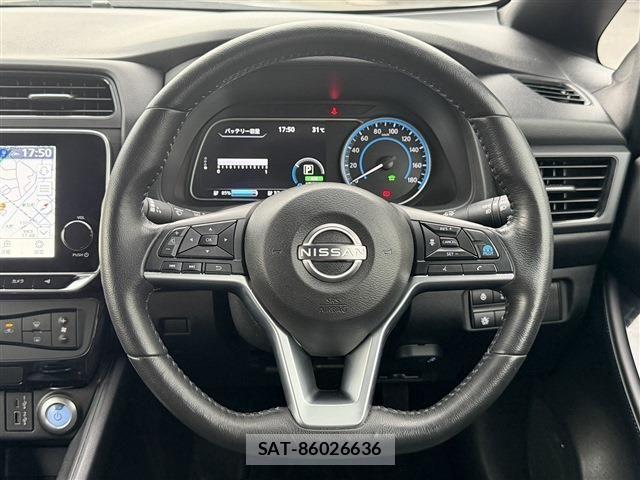 Nissan LEAF 2022-07 8366632-16