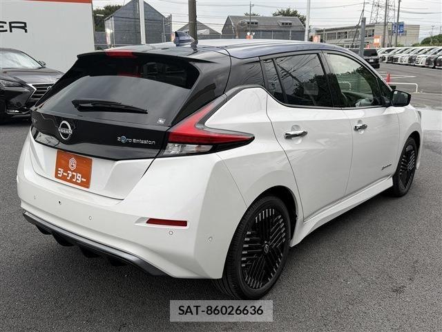 Nissan LEAF 2022-07 8366632-21