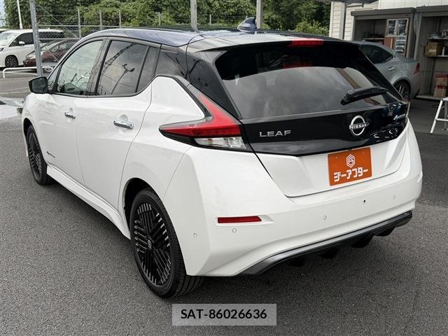 Nissan LEAF 2022-07 8366632-22