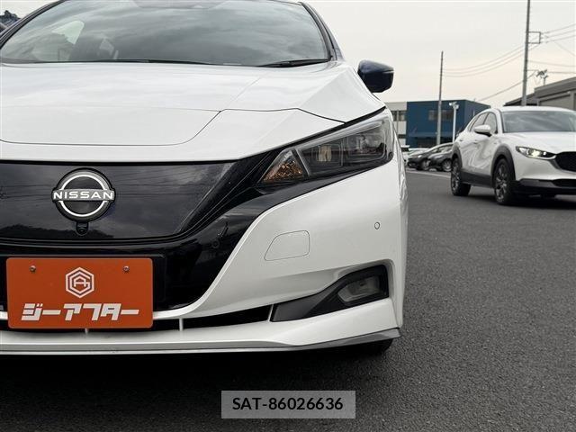 Nissan LEAF 2022-07 8366632-24