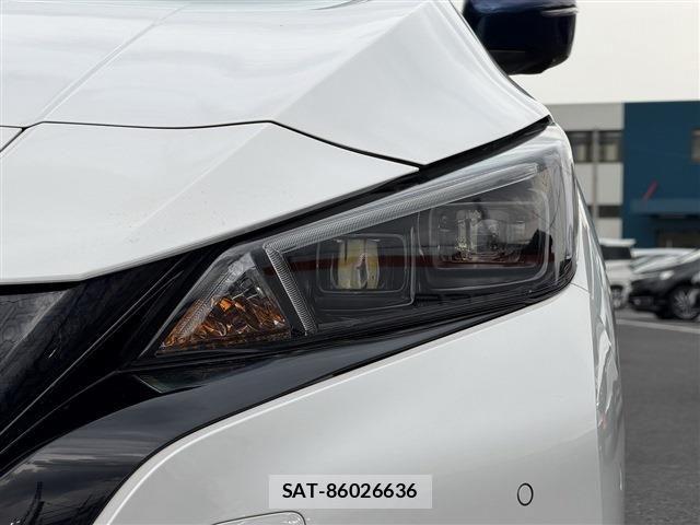 Nissan LEAF 2022-07 8366632-25