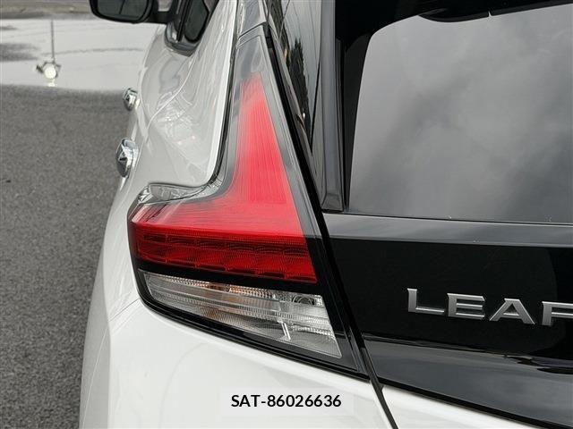 Nissan LEAF 2022-07 8366632-27