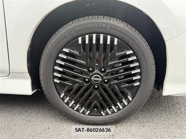 Nissan LEAF 2022-07 8366632-29