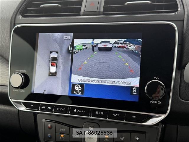 Nissan LEAF 2022-07 8366632-3