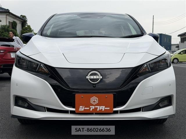 Nissan LEAF 2022-07 8366632-7