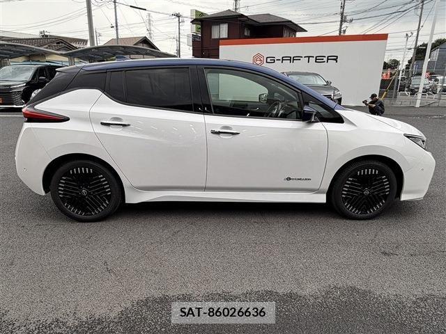 Nissan LEAF 2022-07 8366632-8