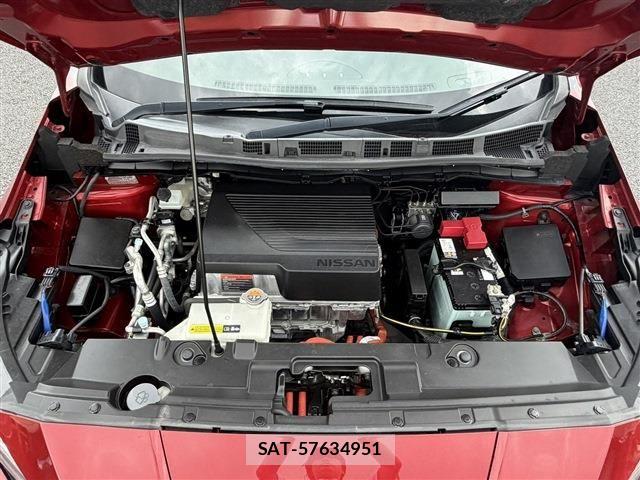 Nissan LEAF 2019-01 8366637-19