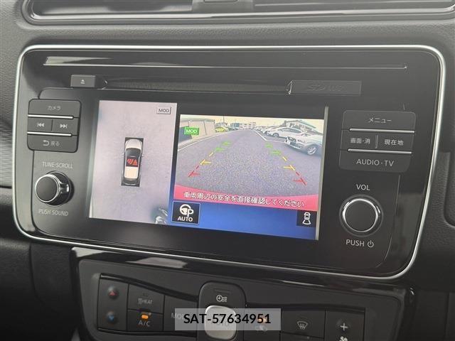 Nissan LEAF 2019-01 8366637-3