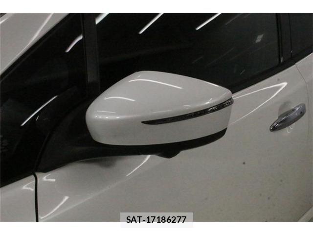 Nissan LEAF 2022-09 8366635-16