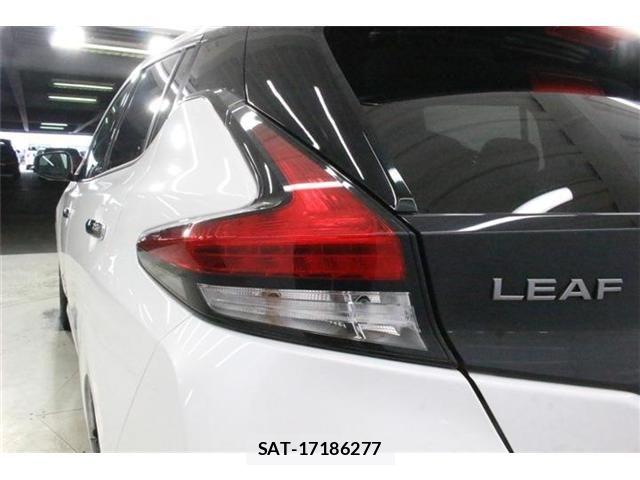 Nissan LEAF 2022-09 8366635-17