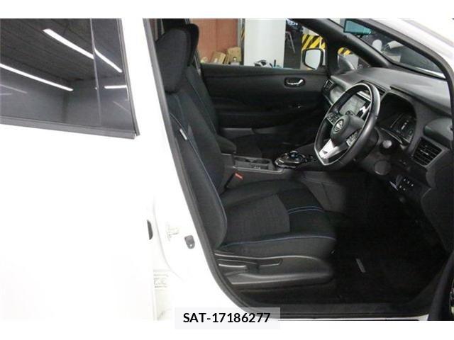 Nissan LEAF 2022-09 8366635-28