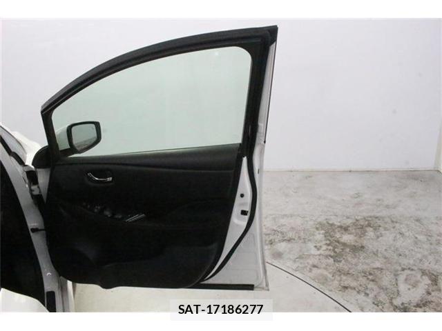 Nissan LEAF 2022-09 8366635-29