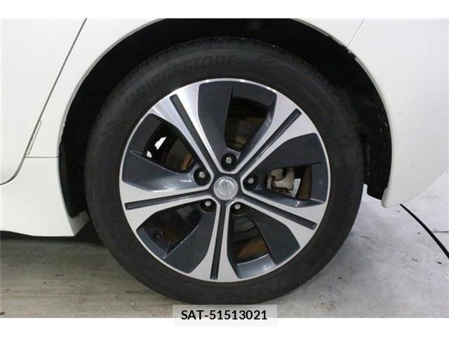 Nissan LEAF 2017-10 8366639-24