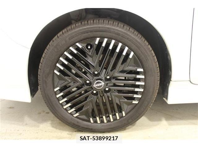 Nissan LEAF 2022-07 8366633-24