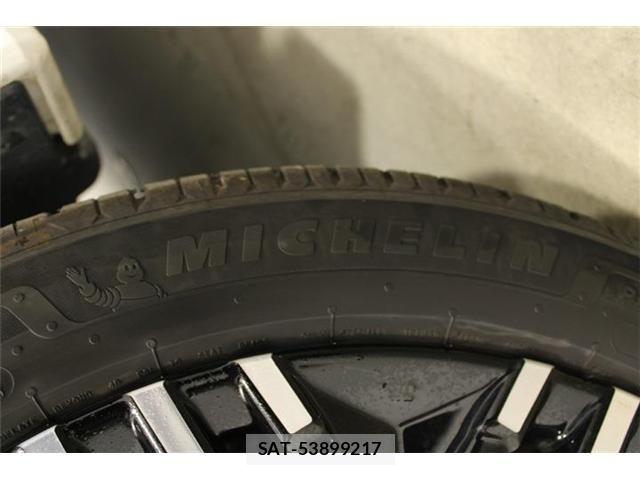 Nissan LEAF 2022-07 8366633-25