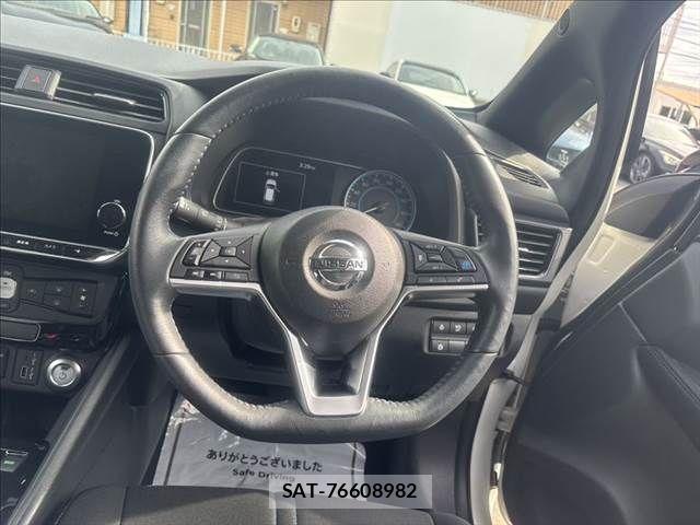 Nissan LEAF 2021-03 8366638-10