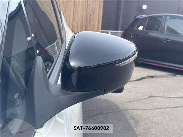 Nissan LEAF 2021-03 8366638-23