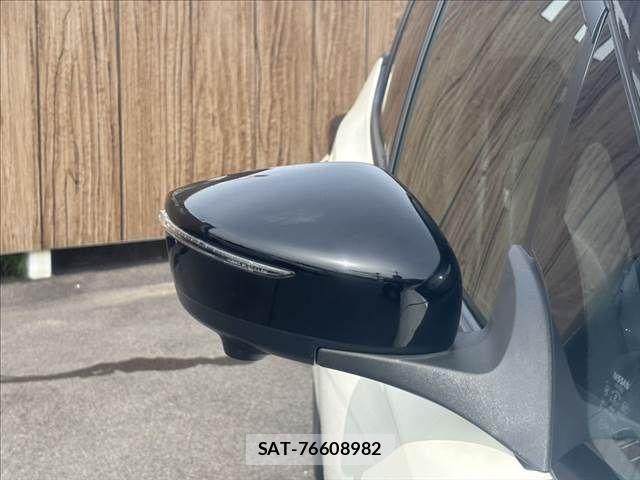 Nissan LEAF 2021-03 8366638-24