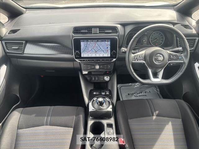 Nissan LEAF 2021-03 8366638-2
