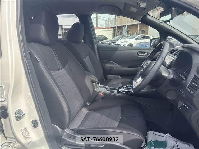 Nissan LEAF 2021-03 8366638-7