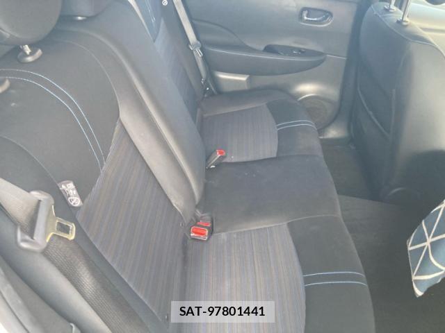 Nissan LEAF 2018-06 8366640-13