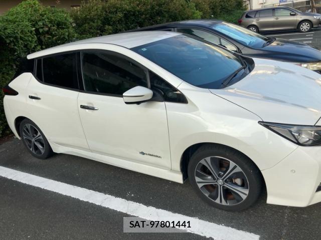Nissan LEAF 2018-06 8366640-2