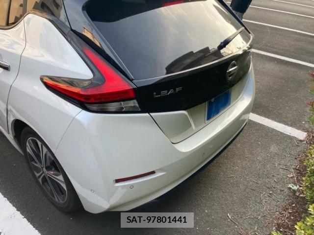 Nissan LEAF 2018-06 8366640-3