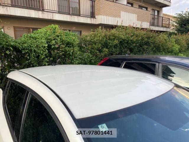 Nissan LEAF 2018-06 8366640-7