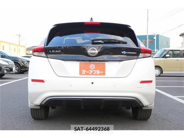 Nissan LEAF 2023-08 8366629-9