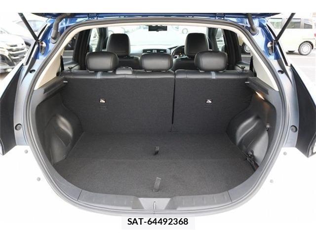 Nissan LEAF 2023-08 8366629-18