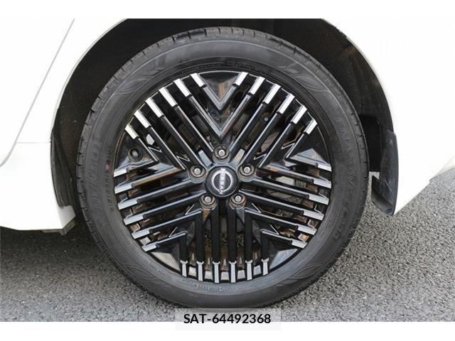 Nissan LEAF 2023-08 8366629-29