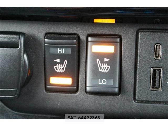 Nissan LEAF 2023-08 8366629-4