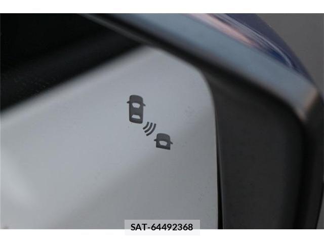 Nissan LEAF 2023-08 8366629-6