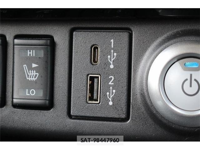 Nissan LEAF 2021-02 8366634-24