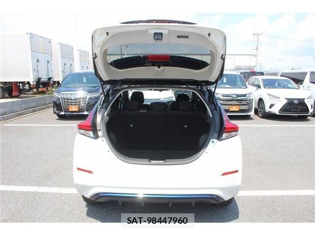Nissan LEAF 2021-02 8366634-28