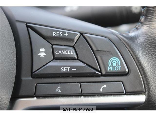 Nissan LEAF 2021-02 8366634-3