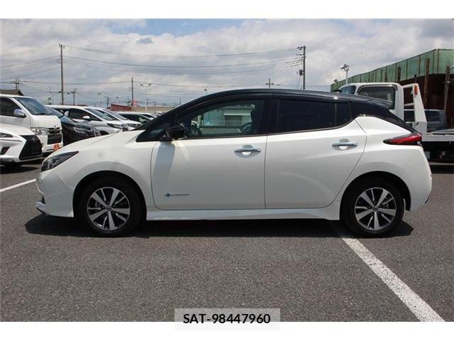 Nissan LEAF 2021-02 8366634-6