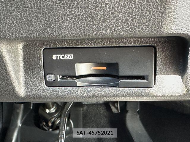 Nissan LEAF 2024-11 8366631-12