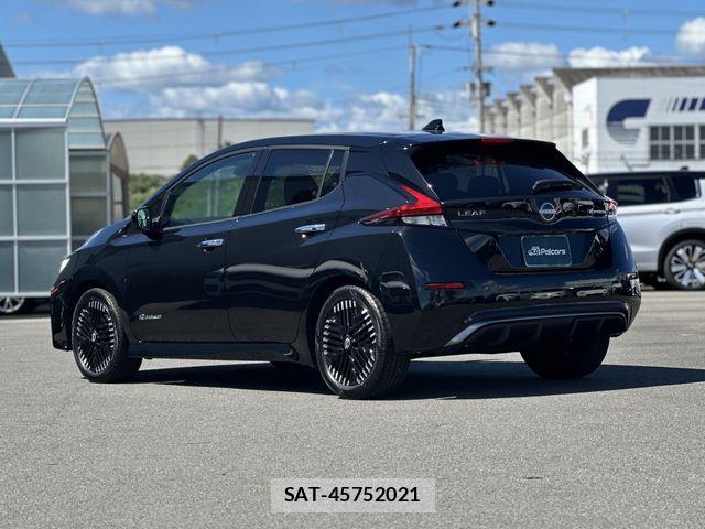 Nissan LEAF 2024-11 8366631-23