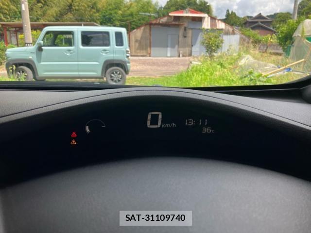 Nissan LEAF 2017-08 8366642-13