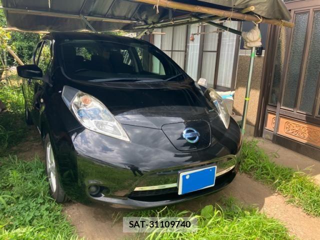 Nissan LEAF 2017-08 8366642-1