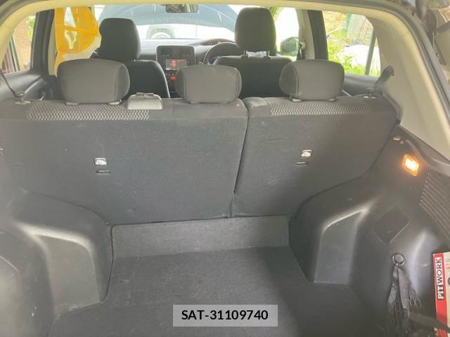 Nissan LEAF 2017-08 8366642-22
