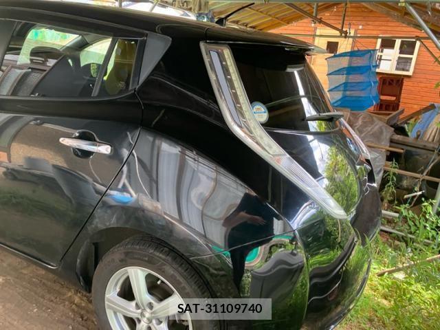 Nissan LEAF 2017-08 8366642-3
