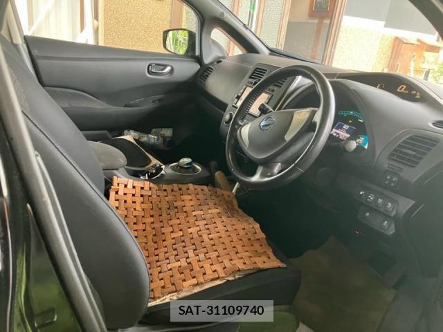 Nissan LEAF 2017-08 8366642-7