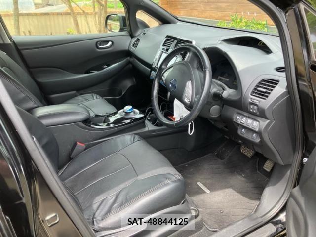 Nissan LEAF 2014-08 8371783-8