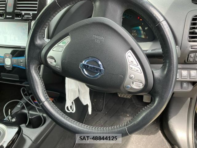 Nissan LEAF 2014-08 8371783-10